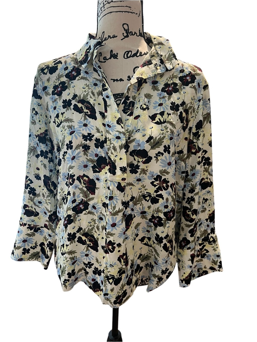 GANNI Printed Crepe Floral V-Neck Blouse Top Cream Blue Black Size 36 US 4